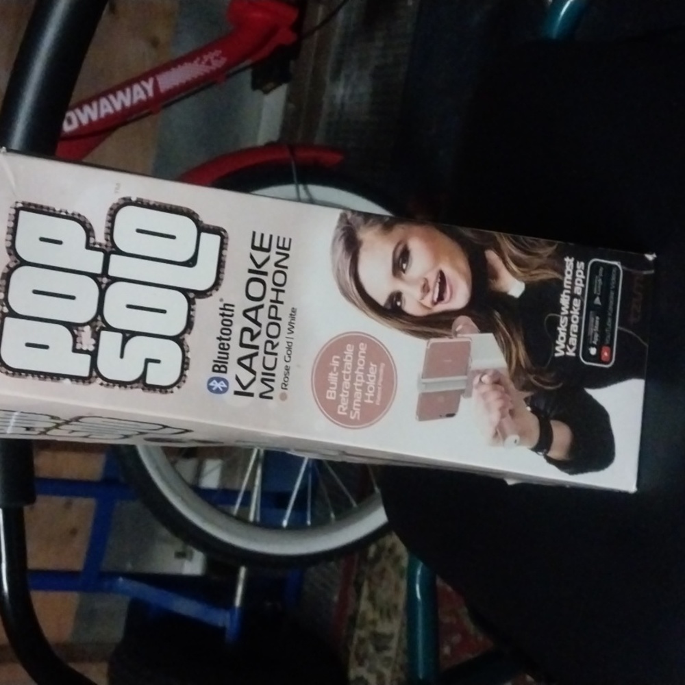 Bluetooth Pop solo karaoke microphone